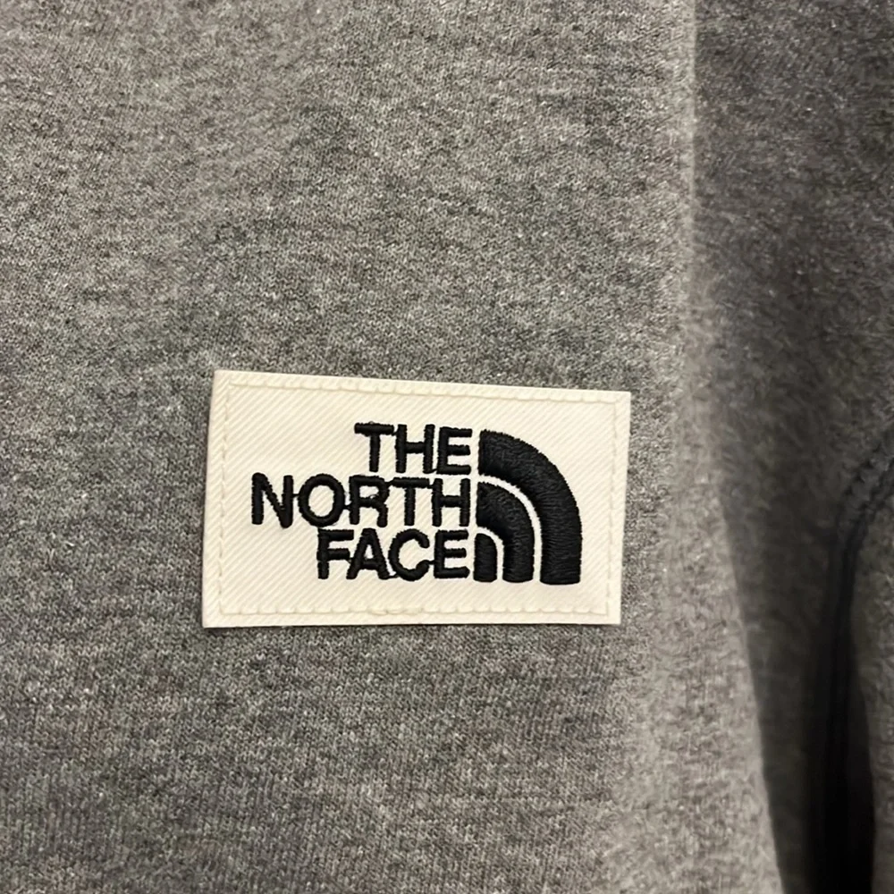 The North Face Heritage Patch Gray Crewneck Sweatshirt Men’s Classic